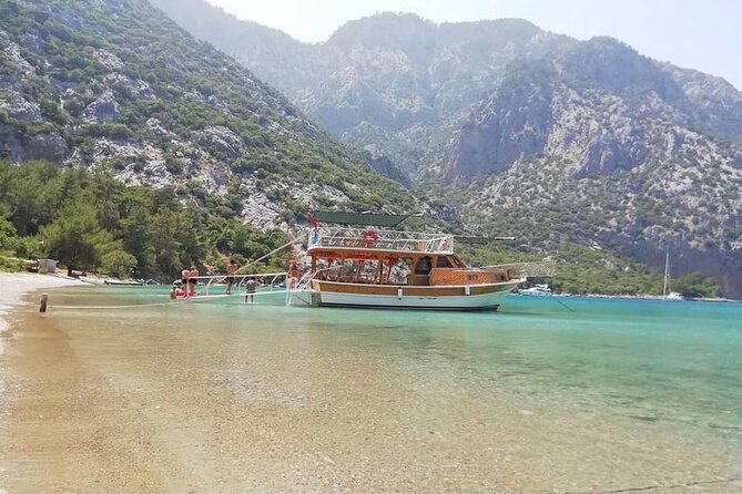 Adrasan Suluada Island boat tour - A simple lunch served onboard