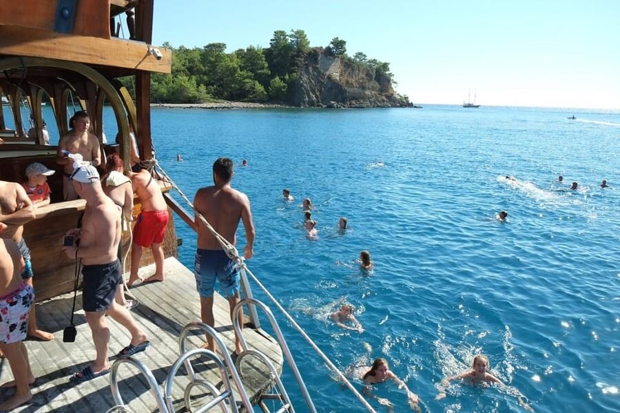 Antalya: Beach & Waterfalls Boat Trip w/ Lunch & Soft Drinks - Sea caves and Karpuzkaldiran Waterfall