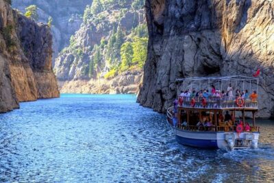 Green Canyon Boat Trip with Lunch and Drinks