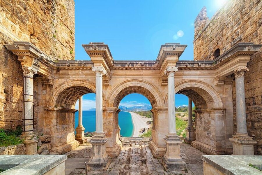 Antalya: Guided Old Town Tour with Boat Trip and Lunch - Why this tour works for a first day in Antalya