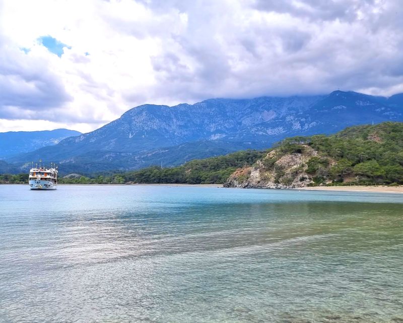 Antalya & Kemer: Megastar Catamaran Cruise With Foam Party - Who should book the Megastar cruise?