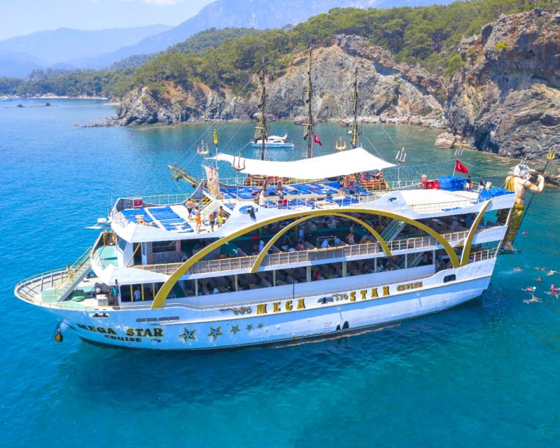 Antalya & Kemer: Megastar Catamaran Cruise With Foam Party - What lunch is really like on board