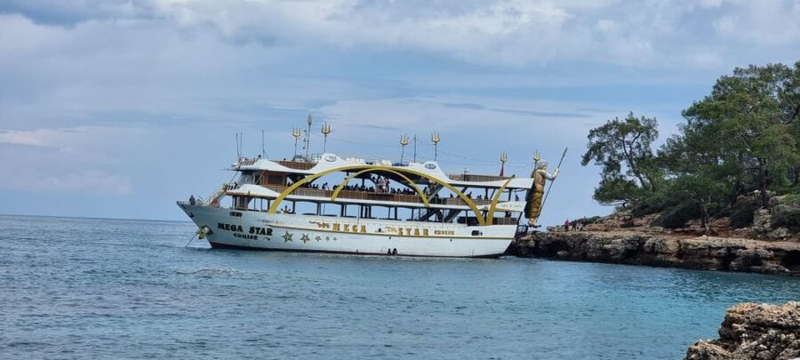 Antalya & Kemer: Pirate Boat Tour With Foam Party & Swimming - Lunch on board: simple, included, and practical