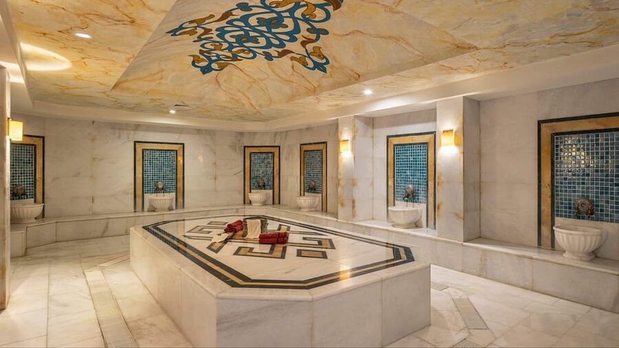 Antalya: Ladies Turkish Bath Hamam - Wellness Spa Center - The marble platform and full-body peeling