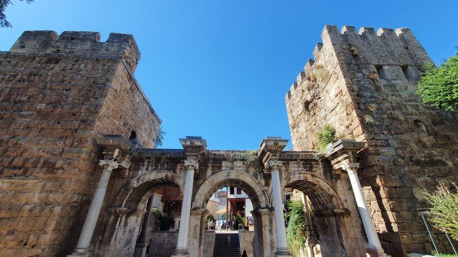 Antalya Photo Tour with Waterfalls, Old City & Boat Trip - Pickup timing and the shape of the day