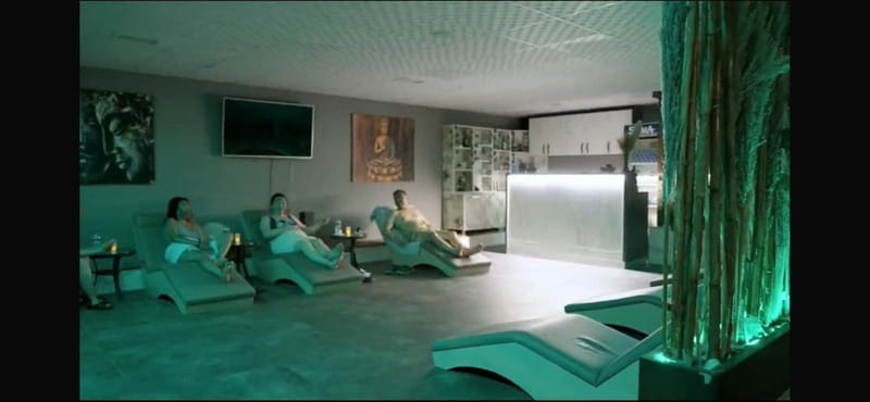 Antalya: Turkish Bath with Peeling Foam and Oil Massage - Peeling on the hot marble stone