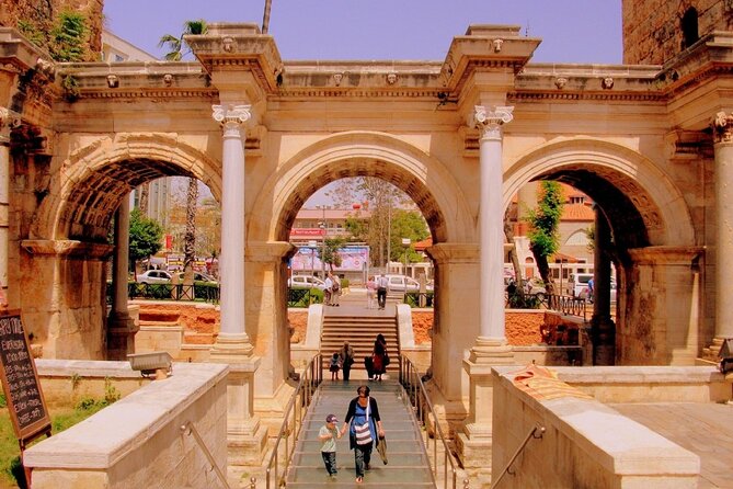 Explore The Old Town With Local Taste - The ethnography museum adds everyday detail