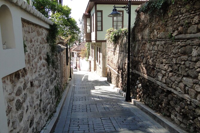 Explore The Old Town With Local Taste - Kecili Park and Hıdırlık Tower