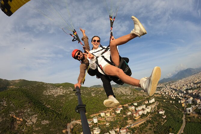 From Antalya Alanya Tandem Paragliding With Beach Visit - Safety briefing before the cliff launch