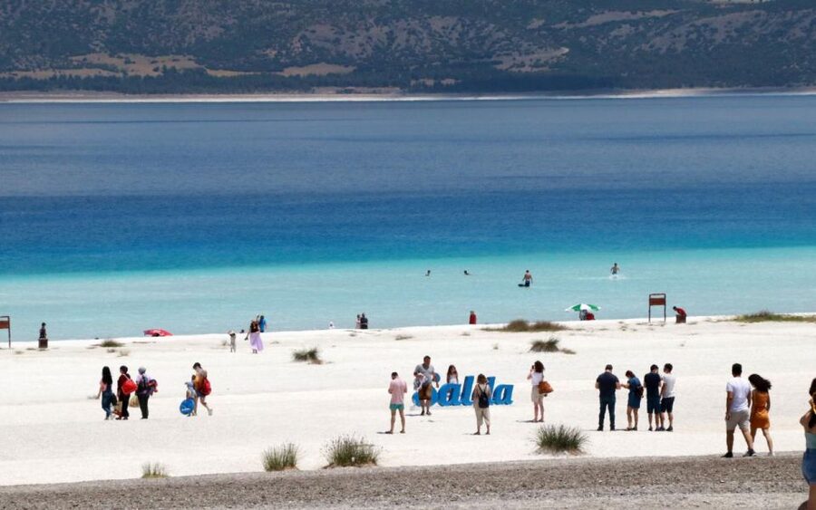 From Antalya /Side /Manavgat: Pamukkale and Salda Lake Tour - Thermal spas or travertines, with plans changing by group