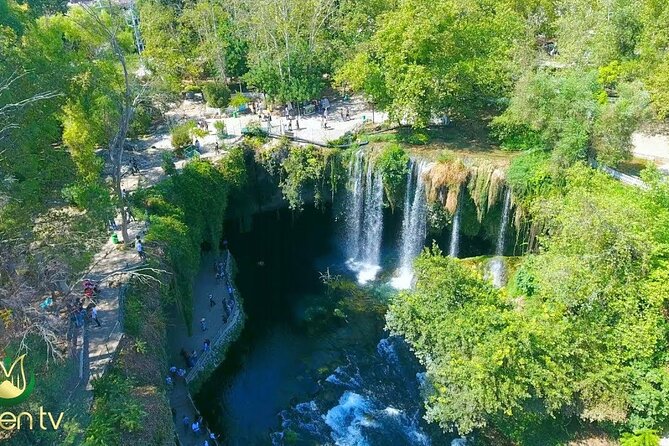 Private Unique Waterfalls Tour - The guides and the human side of the day