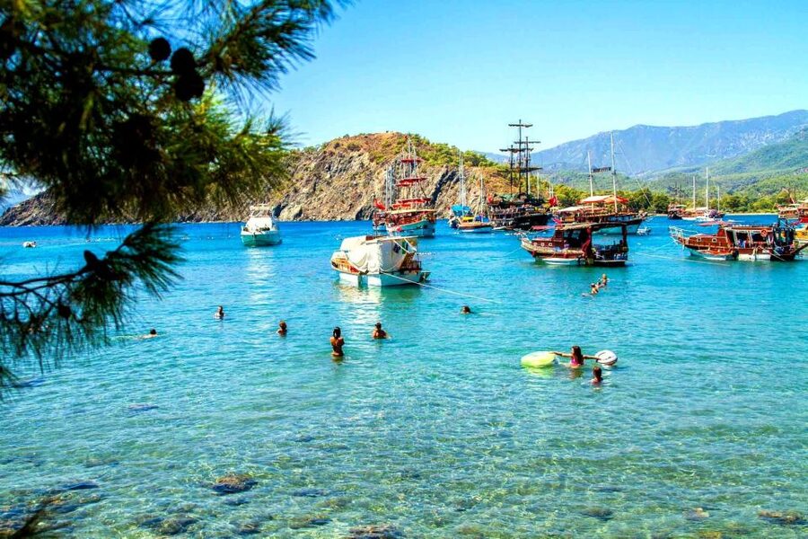 Red Dragon Pirate Boat Trip & Lunch - Who should book the Red Dragon?