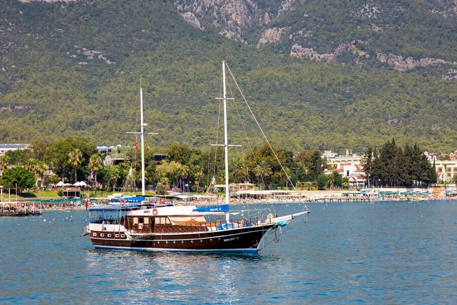 Relaxing Boat Trip with Lunch and Drinks - Cruising the Kemer coast by wooden yacht